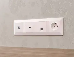 Розетка Ambrella Volt MA213005